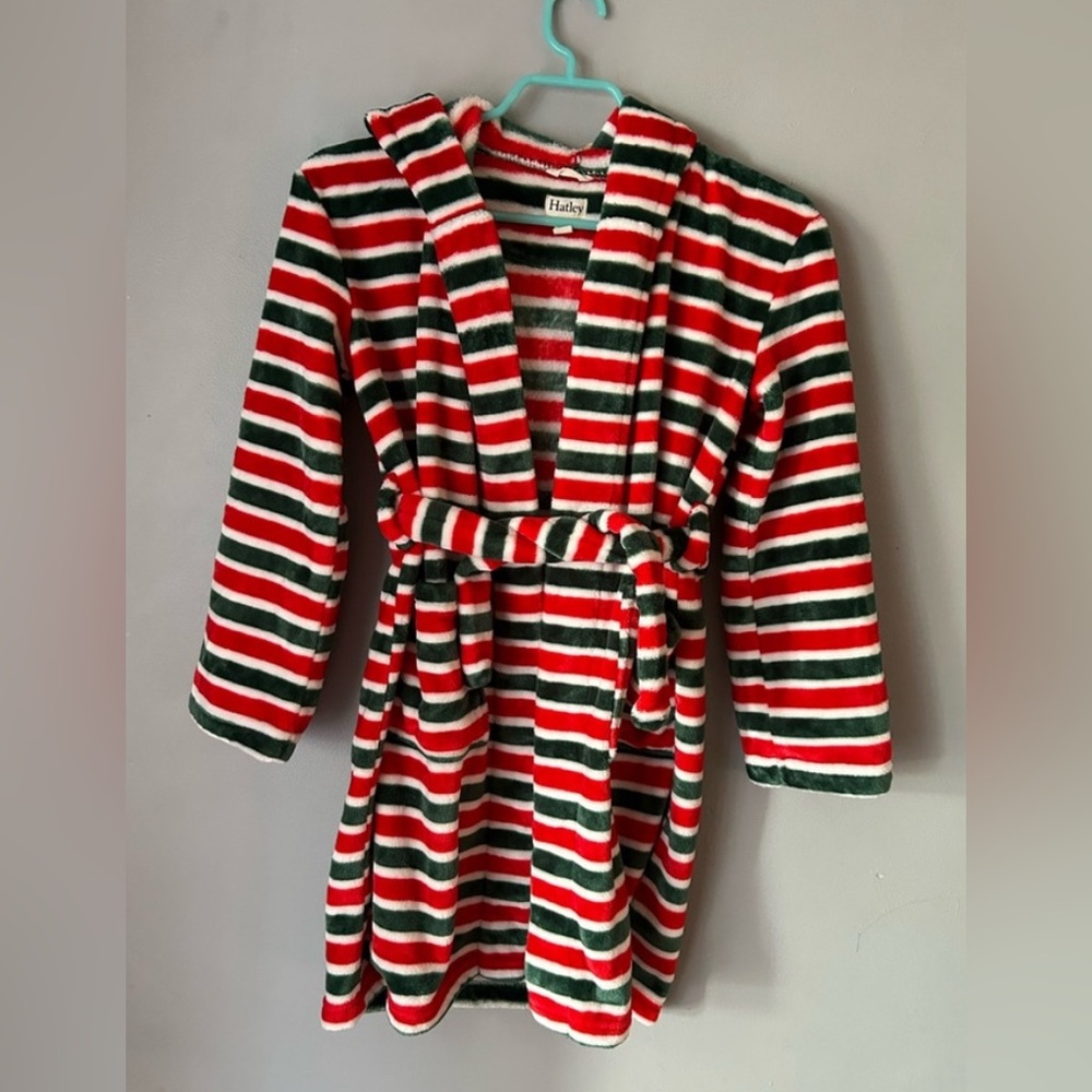Hatley kids “candy cane” robe with belt Size 8-10. Excellent condition Christmas